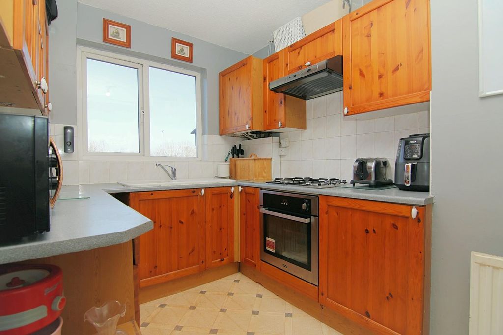 Property photo 2 of 16 Kitchen