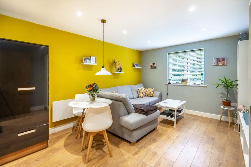 Property photo 2 of 11 Living Room