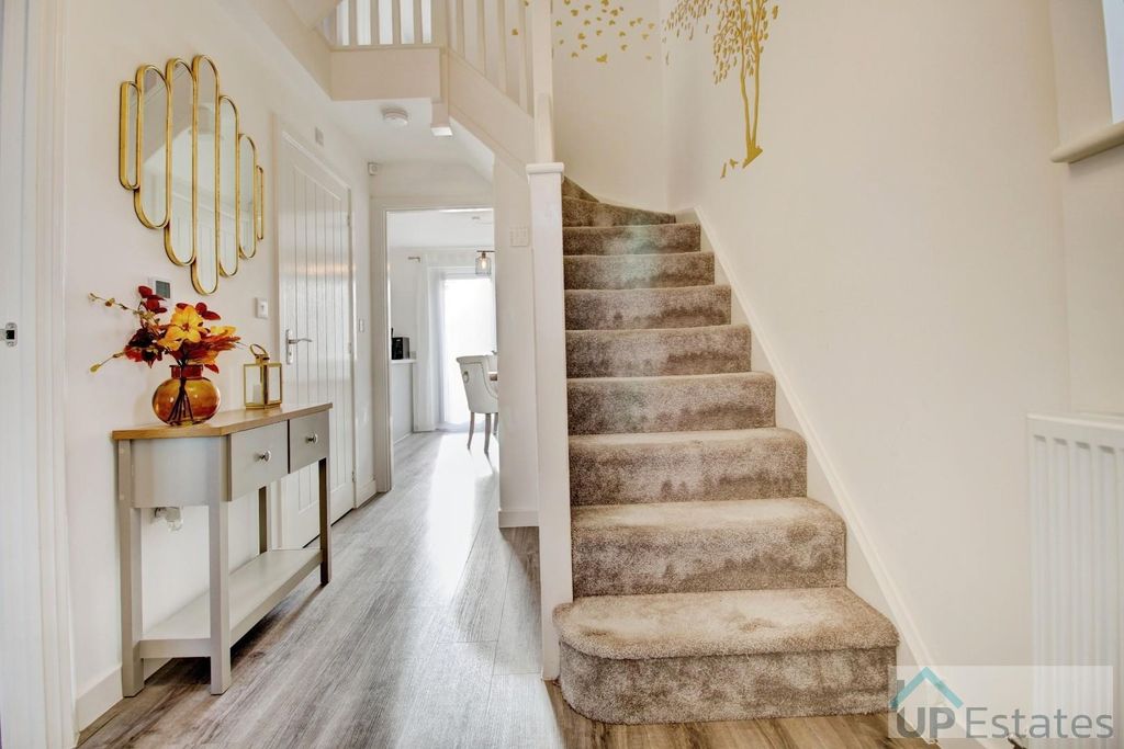 Property photo 2 of 26