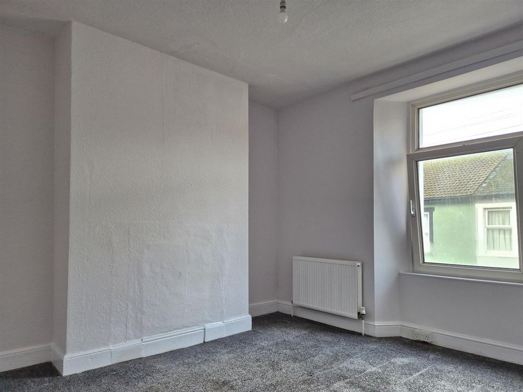 Property photo 2 of 8 20260112_122508_Resized.Jpg