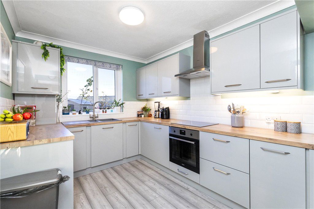 Property photo 3 of 15 Kitchen