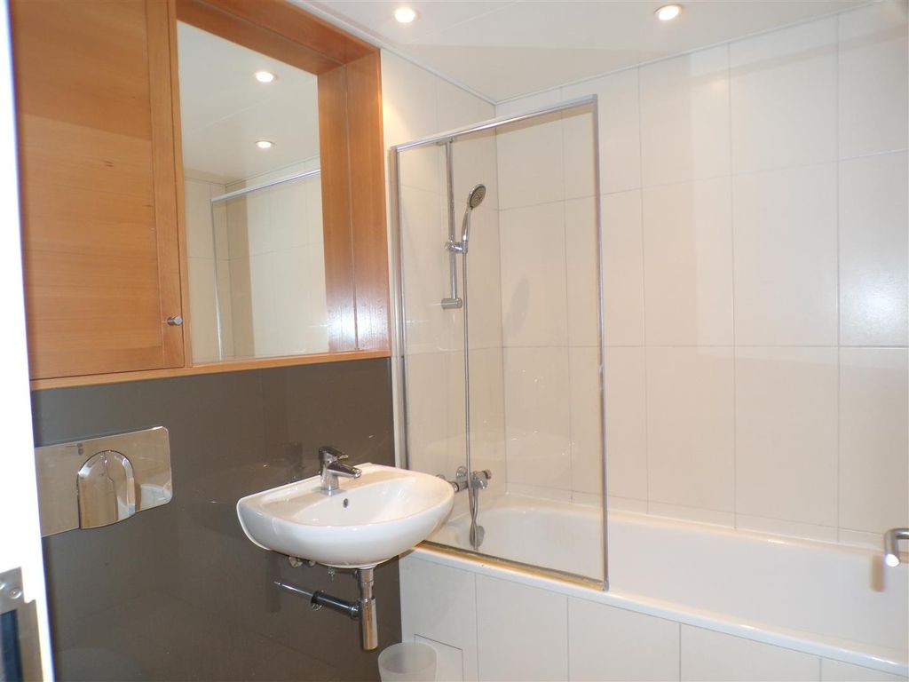 Property photo 3 of 6 100_8280.Jpg