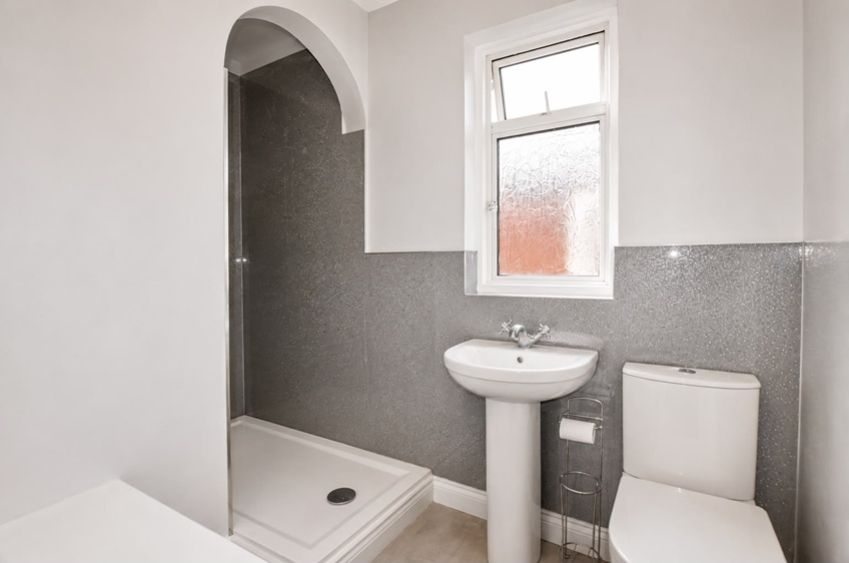 Property photo 2 of 18 Shower Room