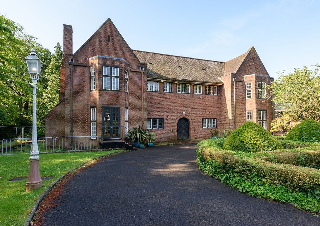 Property photo 1 of 21 Ravensbury_004.Jpg