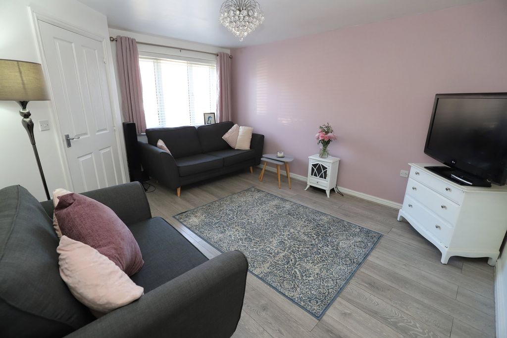 Property photo 2 of 24