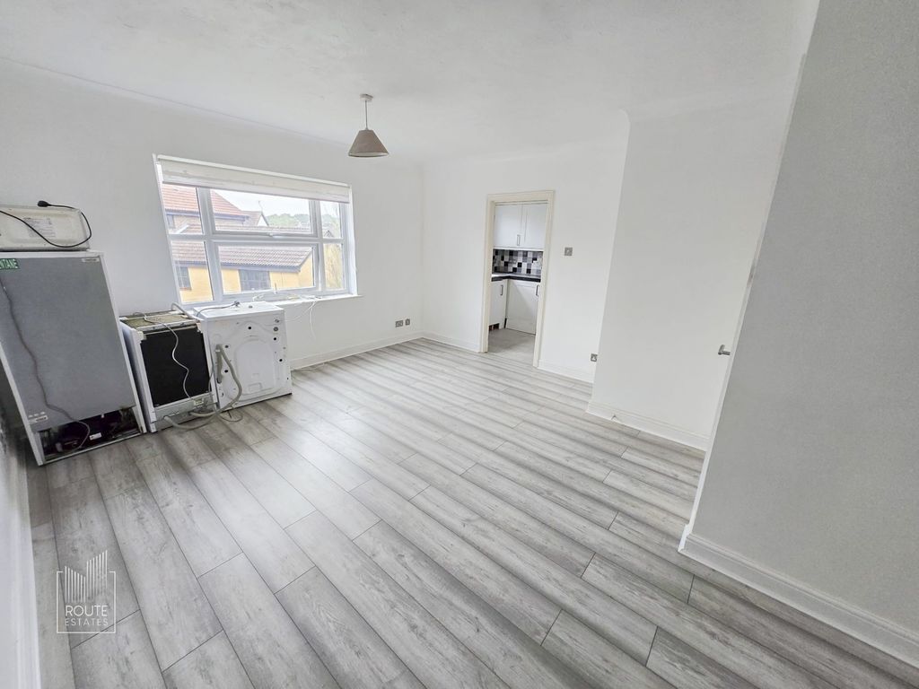 Property photo 1 of 10 Photo 10