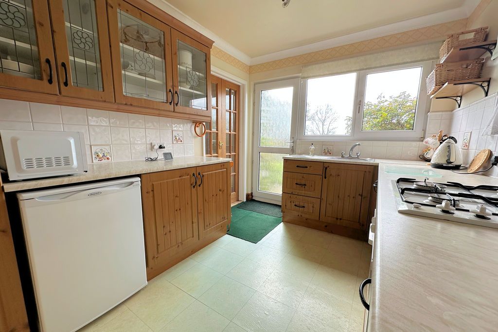 Property photo 3 of 26 Kitchen