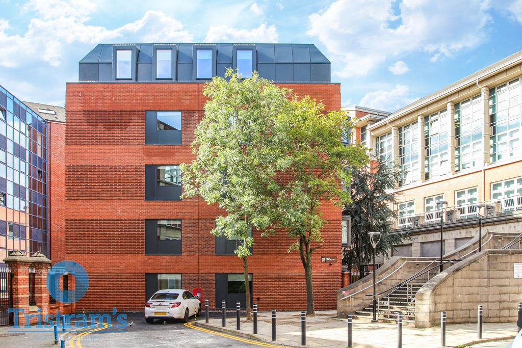 Property photo 1 of 18