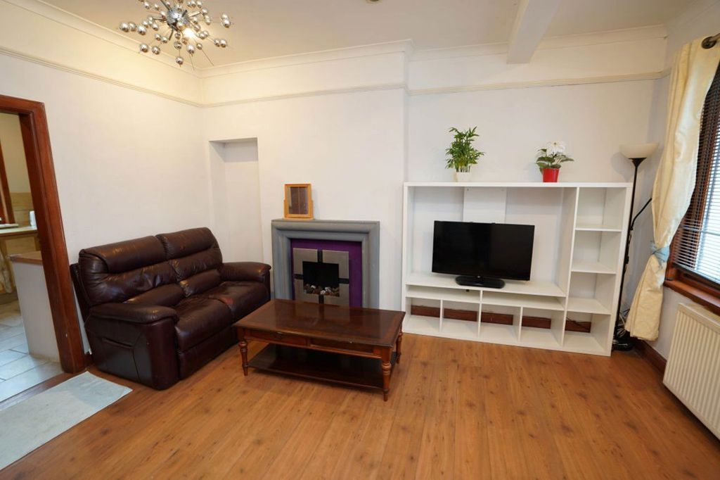 Property photo 3 of 20