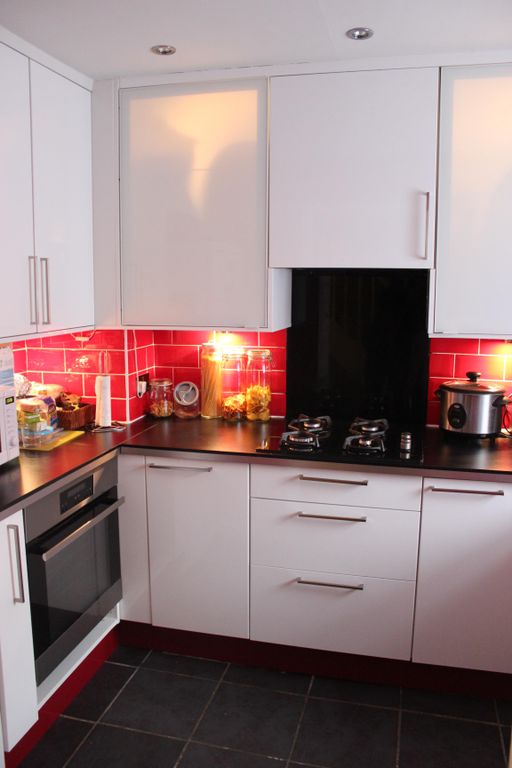 Property photo 2 of 7 Kitchen