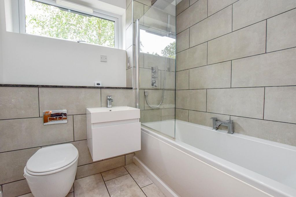 Property photo 3 of 17 Dsc_0087 (1).Jpg