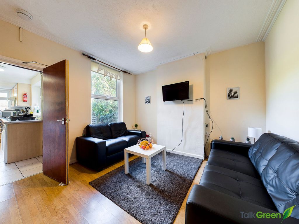 Property photo 1 of 13 Bright Furnished Living Room With Two Black Leathe...