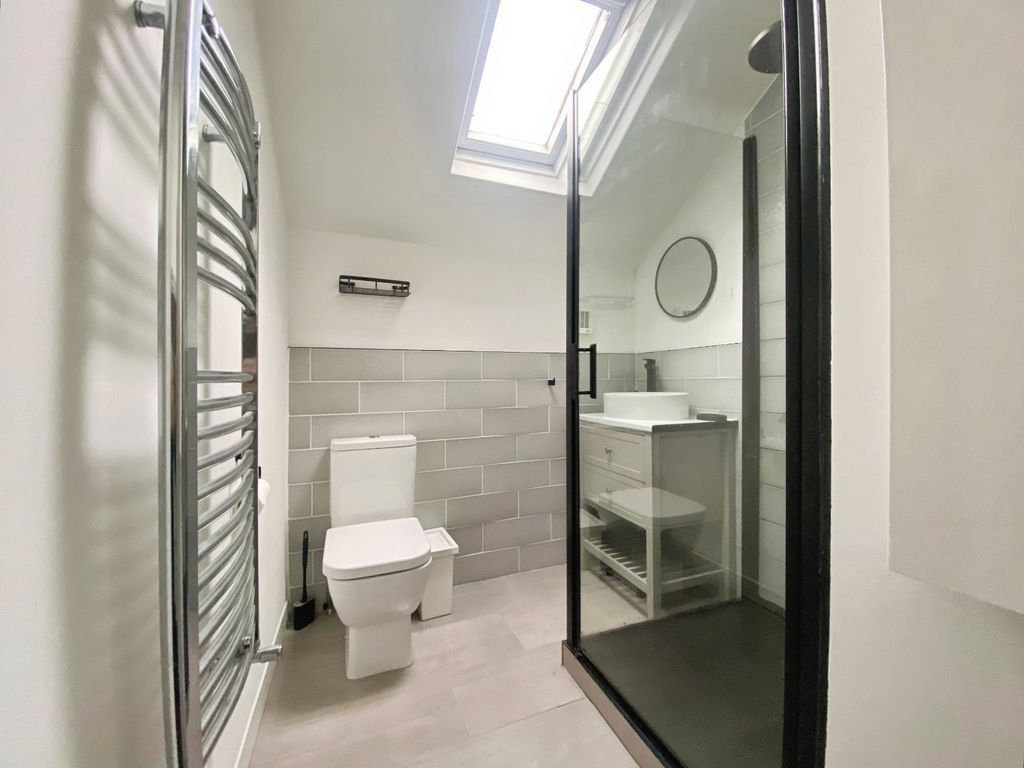 Property photo 2 of 9 Picture No. 29