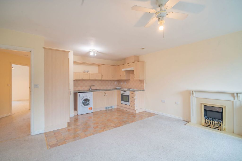 Property photo 3 of 8