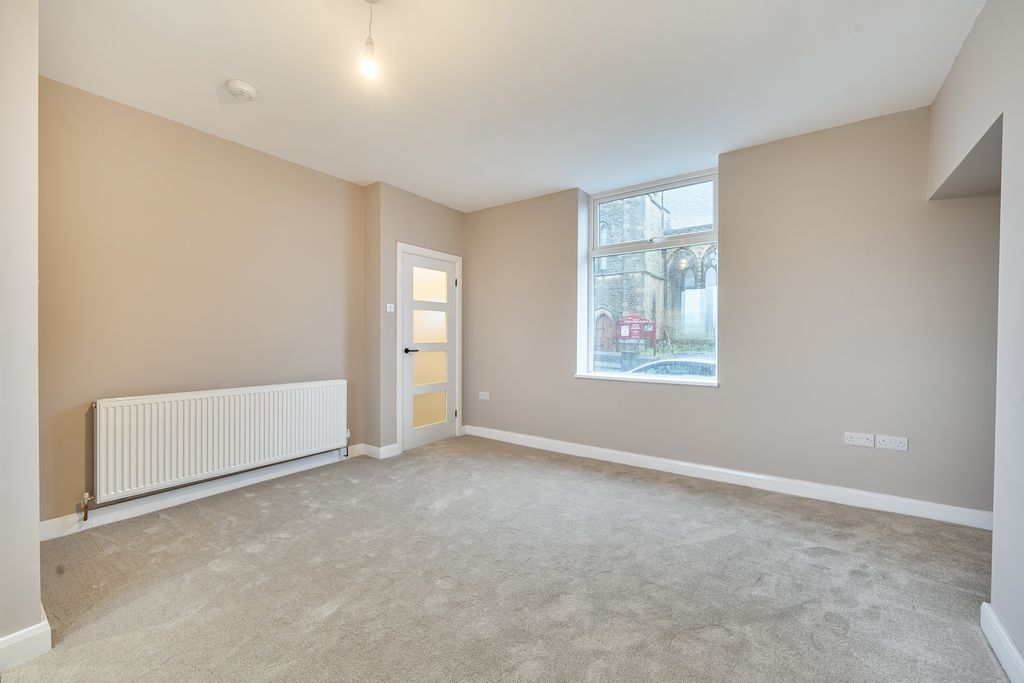 Property photo 3 of 11 1417122-4-69986F03B68E5