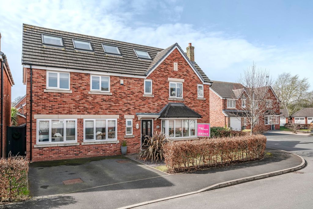 Property photo 1 of 65