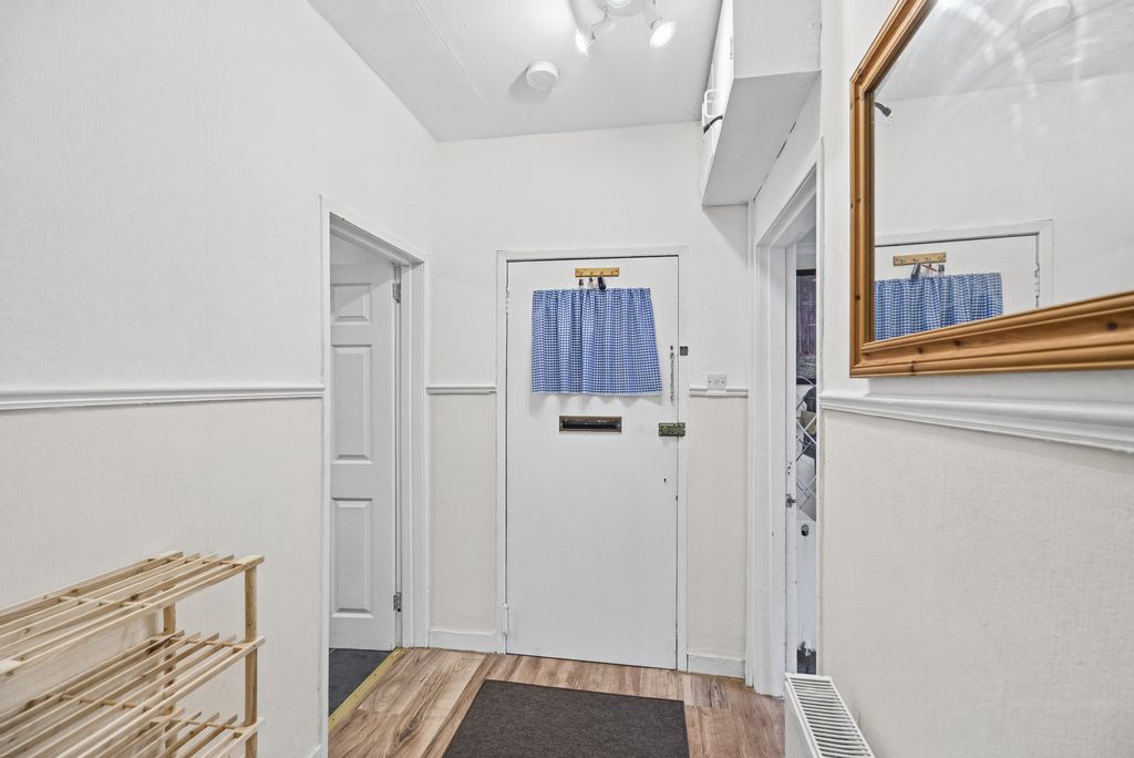 Property photo 2 of 30