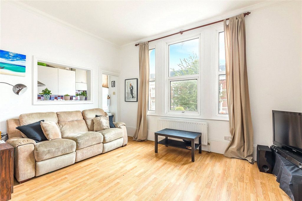 Property photo 2 of 10 Reception