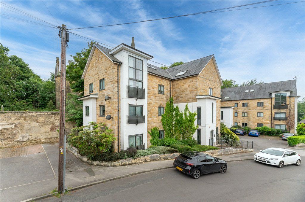 Property photo 1 of 18 External Front