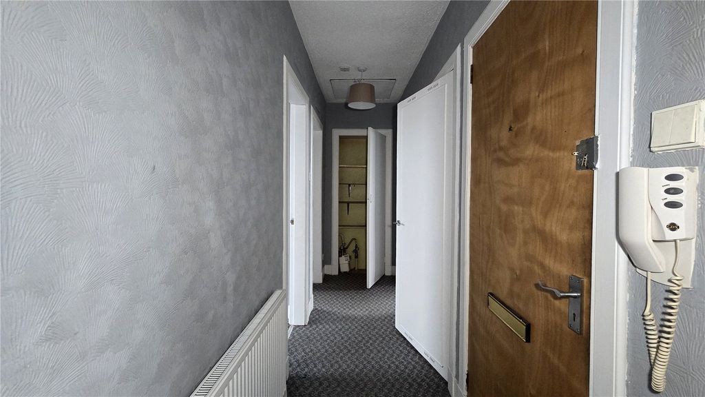 Property photo 3 of 8 Picture No. 05