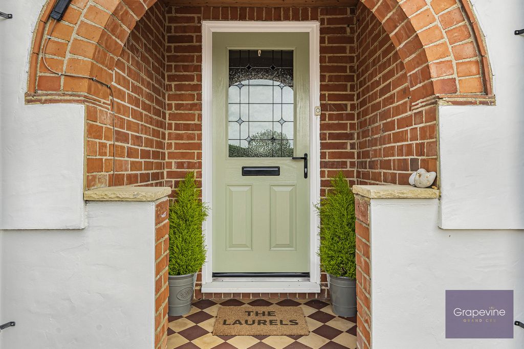 Property photo 2 of 47