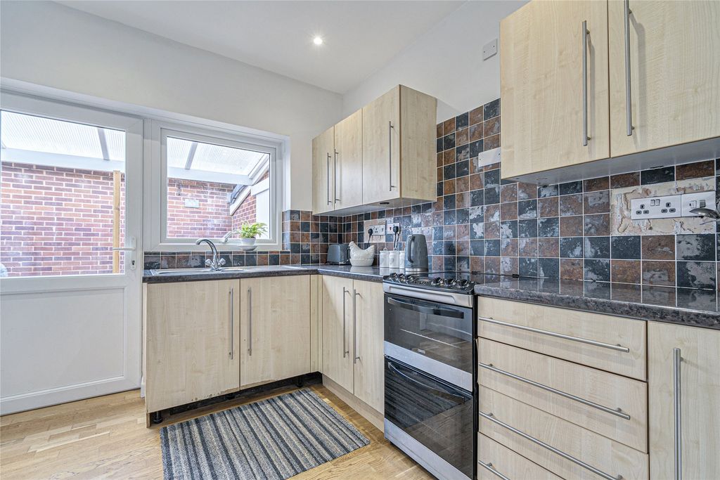 Property photo 3 of 17 Picture No. 28