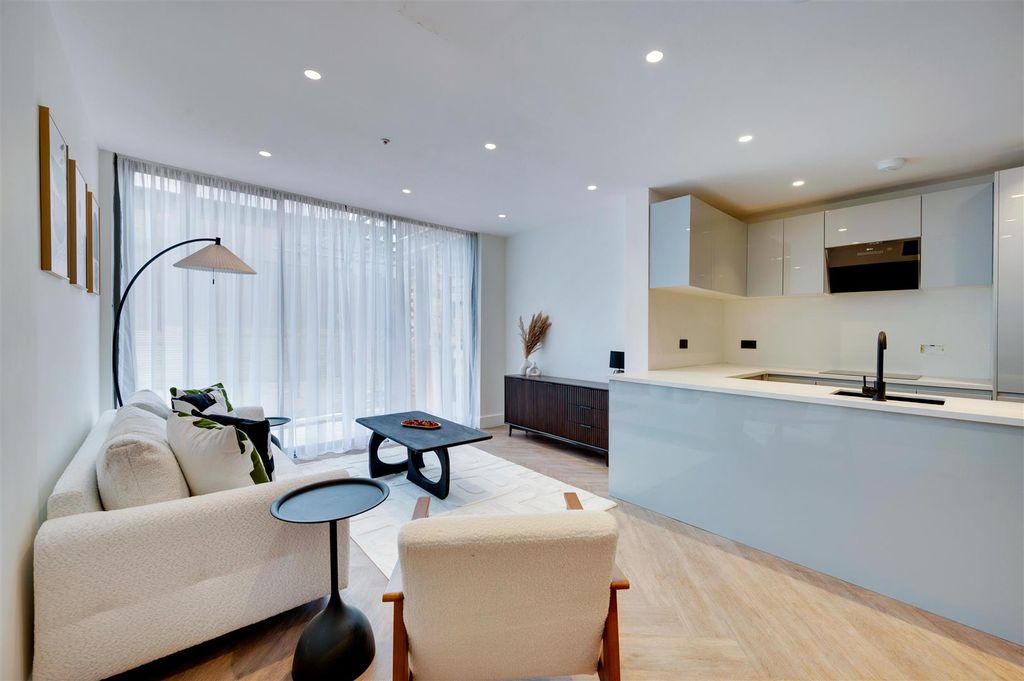 Property photo 3 of 17 Daniels_Flat 2 Kamal Court,  Forty Lane,  Ha9_003.