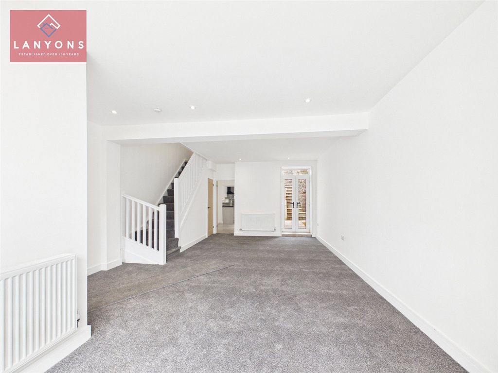 Property photo 2 of 20 Picture No. 14