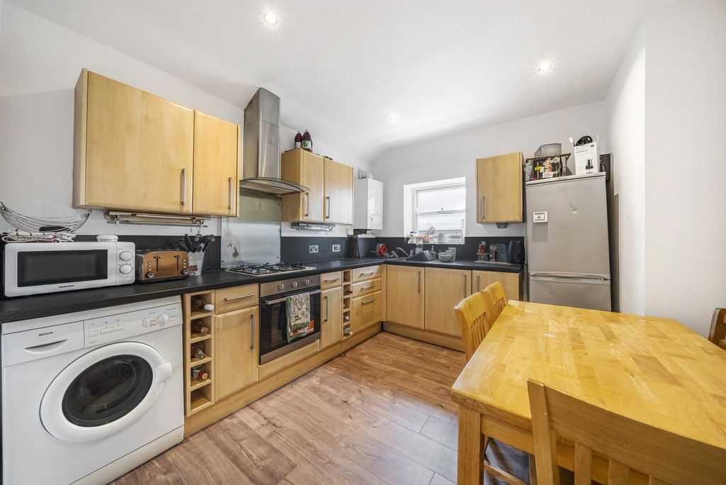 Property photo 3 of 9 Reception