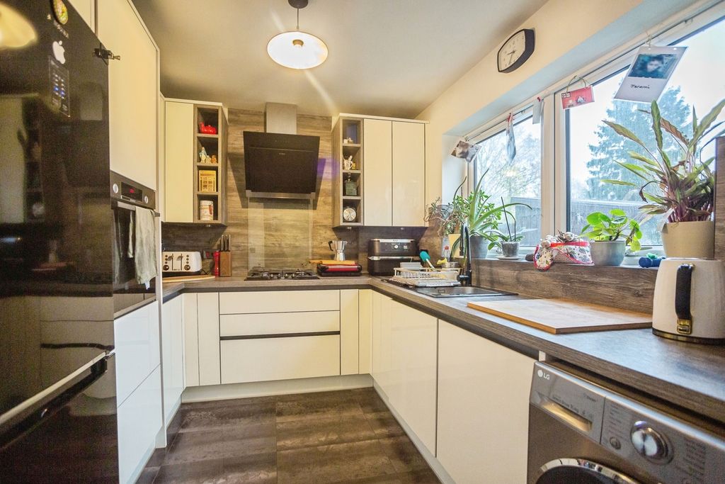 Property photo 2 of 15 Photo