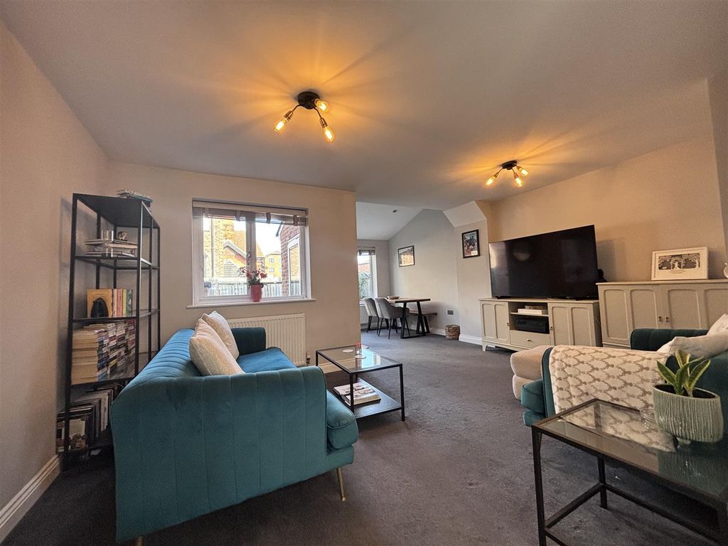 Property photo 3 of 12 Lounge1.Jpg