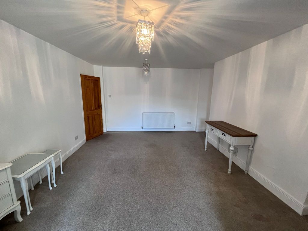 Property photo 3 of 9 Living Room