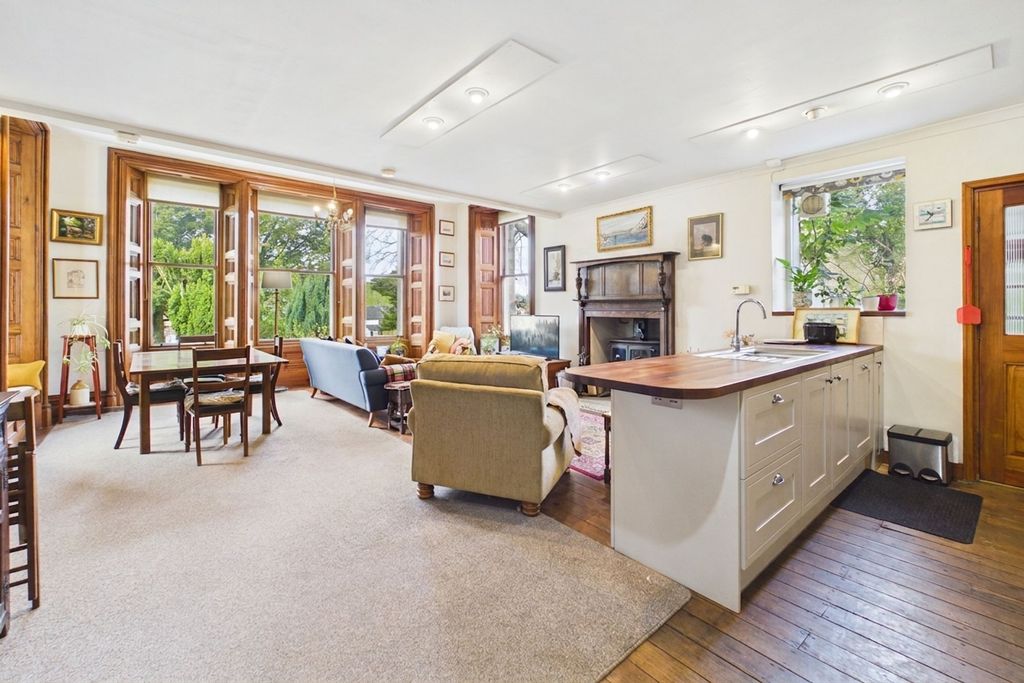 Property photo 1 of 44