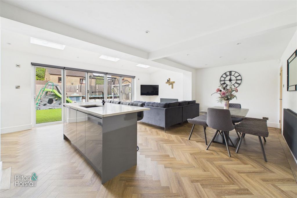 Property photo 2 of 22 The Moorings