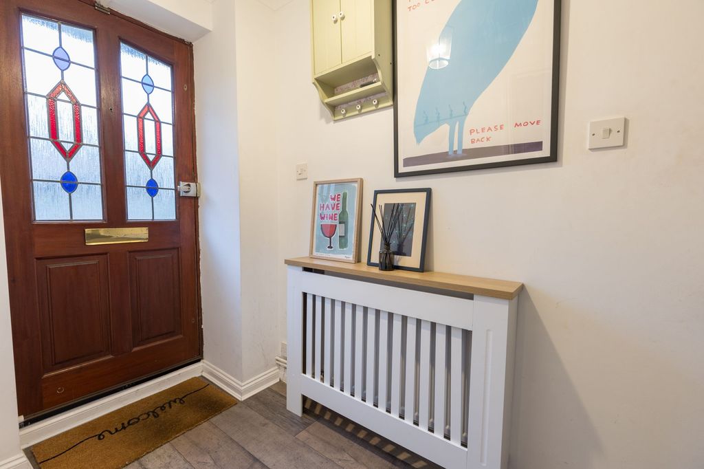 Property photo 3 of 31