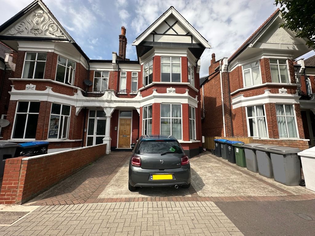 Property photo 3 of 8