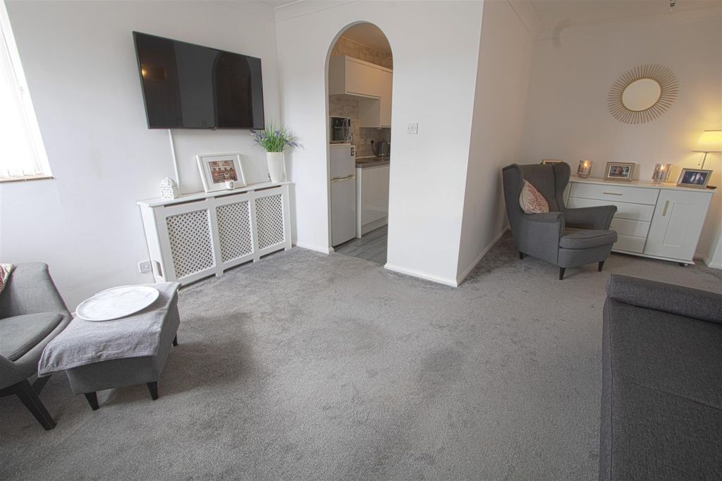 Property photo 2 of 12 Lounge1.Jpg
