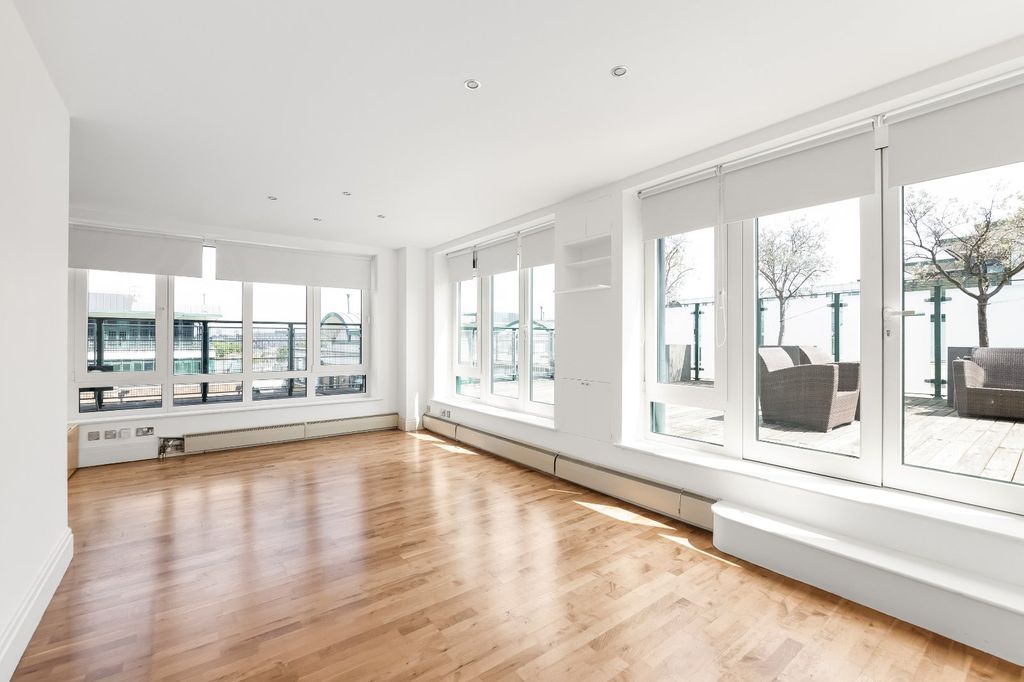 Property photo 3 of 14 8th Floor