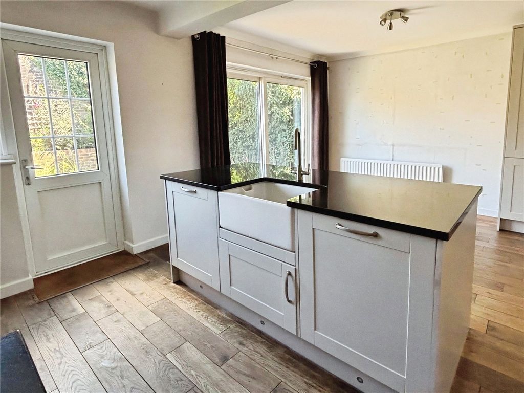 Property photo 3 of 8 Picture No. 15