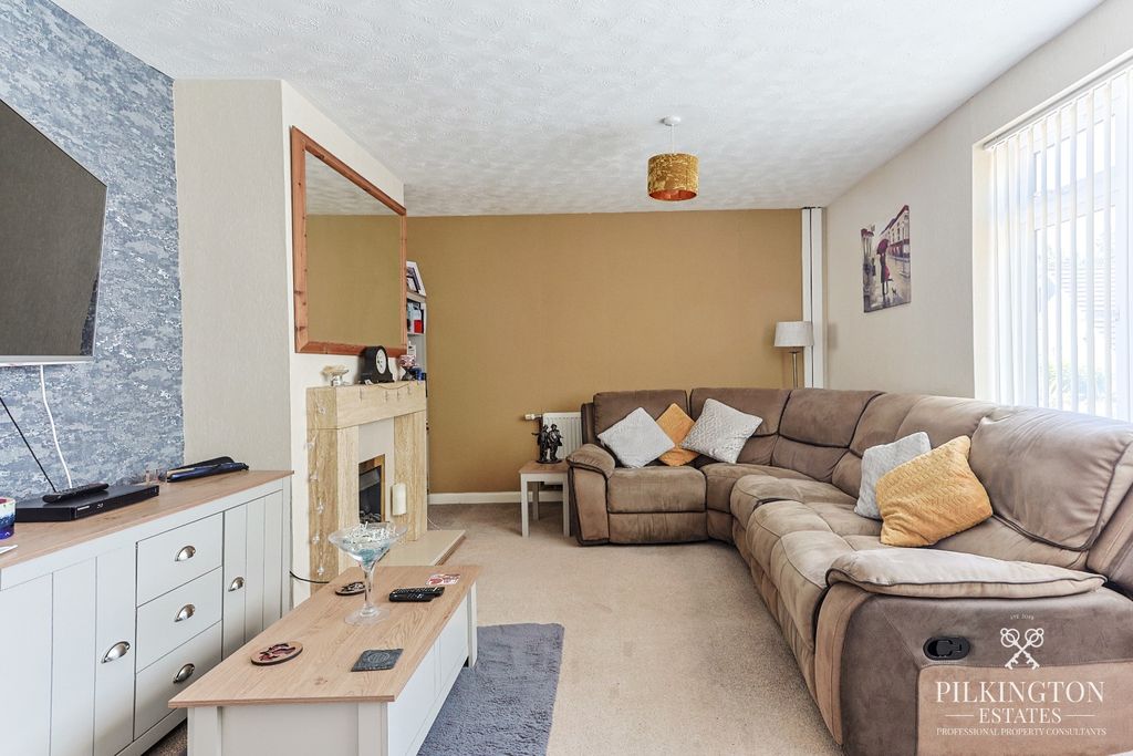 Property photo 2 of 18 5375733