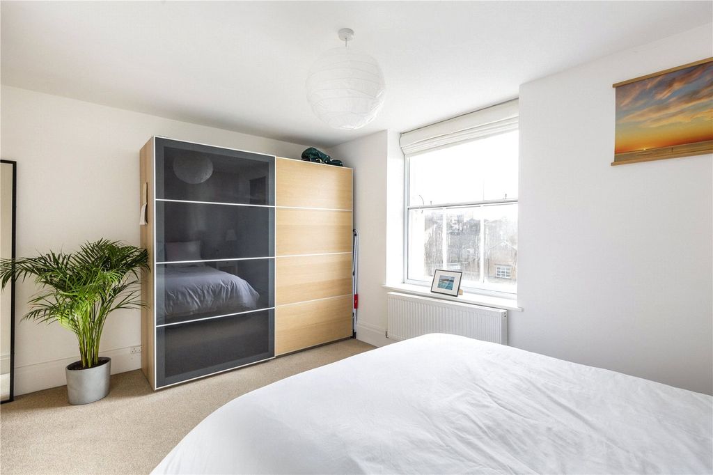 Additional image 13 of 2 bed flat for saleOakfield Road, Clifton, Bristol BS8
