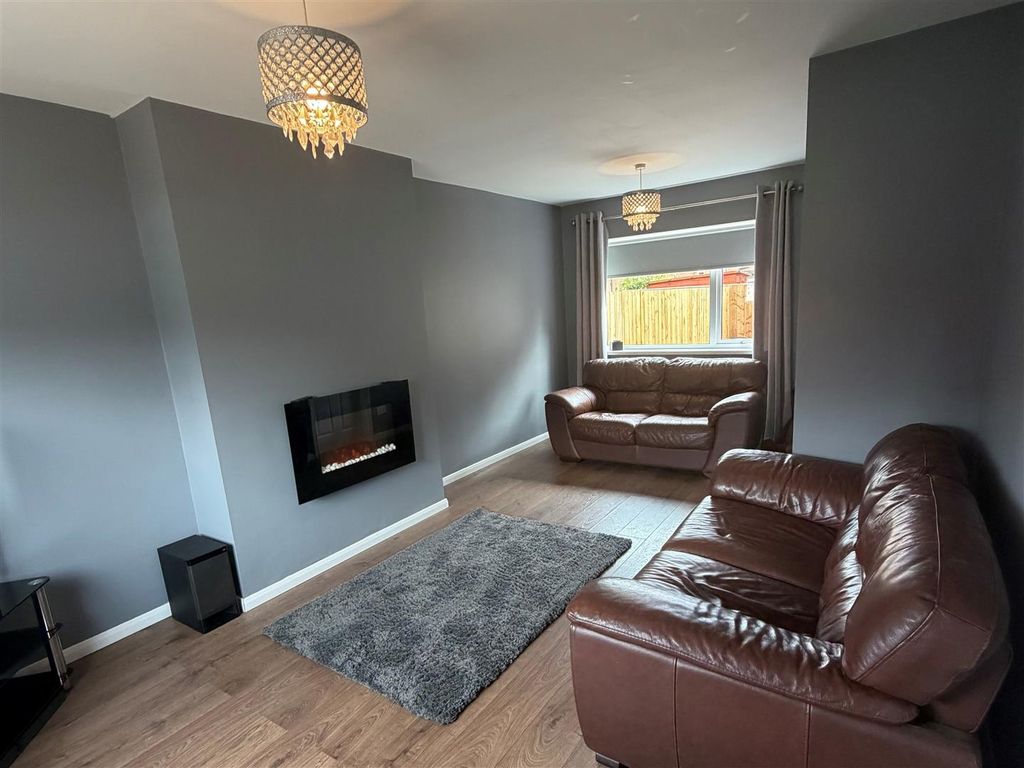 Property photo 3 of 13 2.Jpg