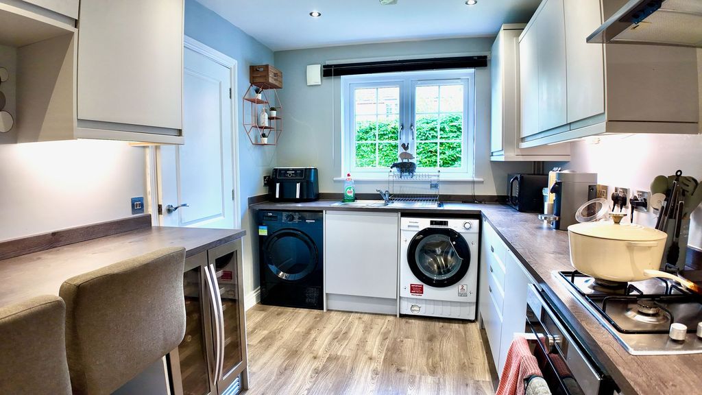 Property photo 2 of 29