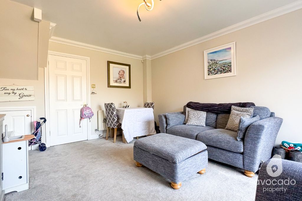 Property photo 3 of 17 4852959