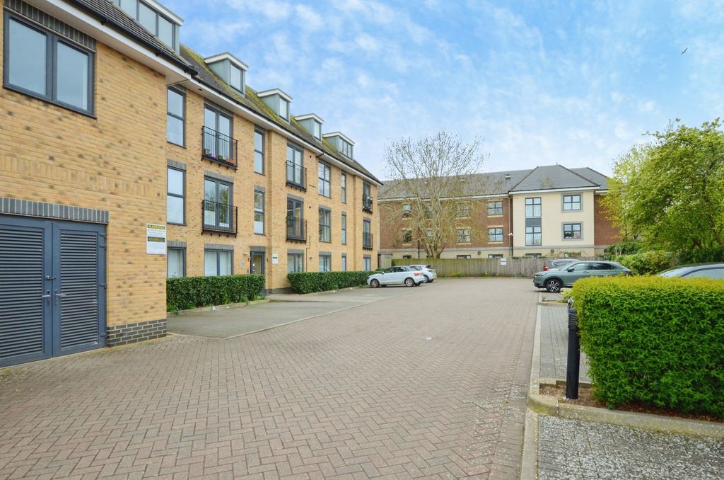 Property photo 3 of 20