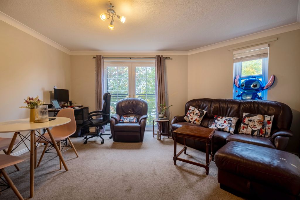 Property photo 2 of 21