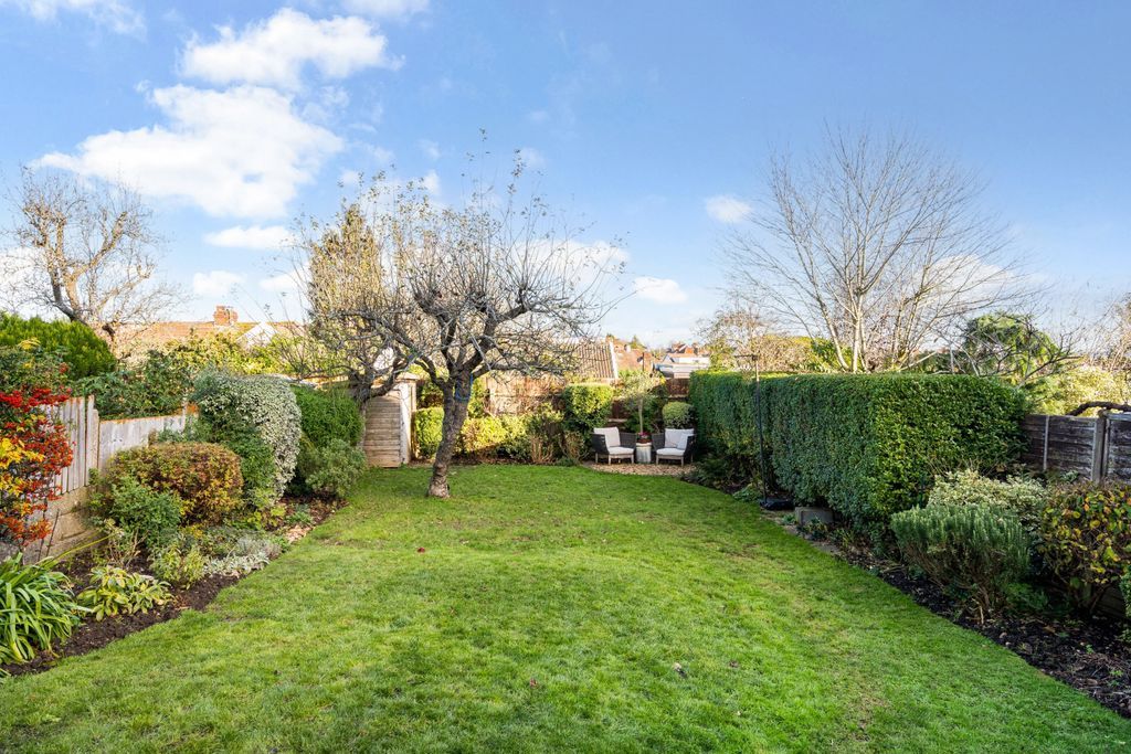 Property photo 2 of 18 Garden