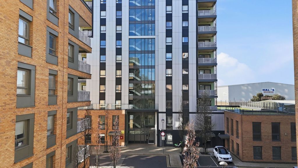 Property photo 1 of 26