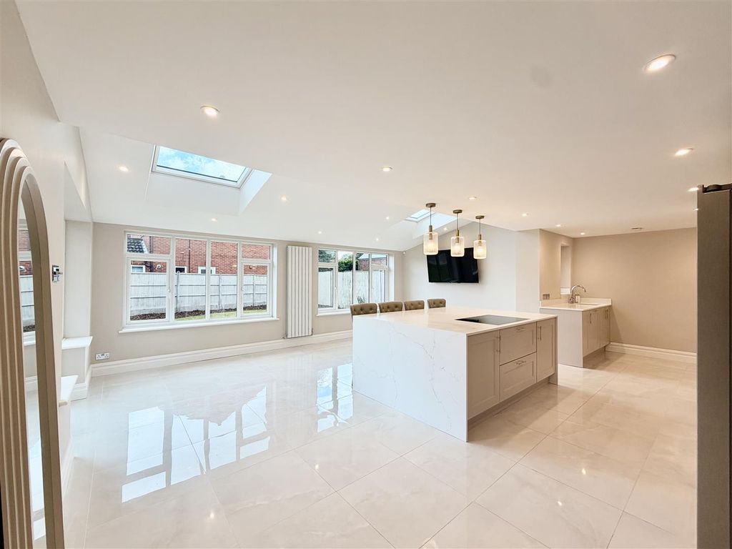 Property photo 3 of 22 3