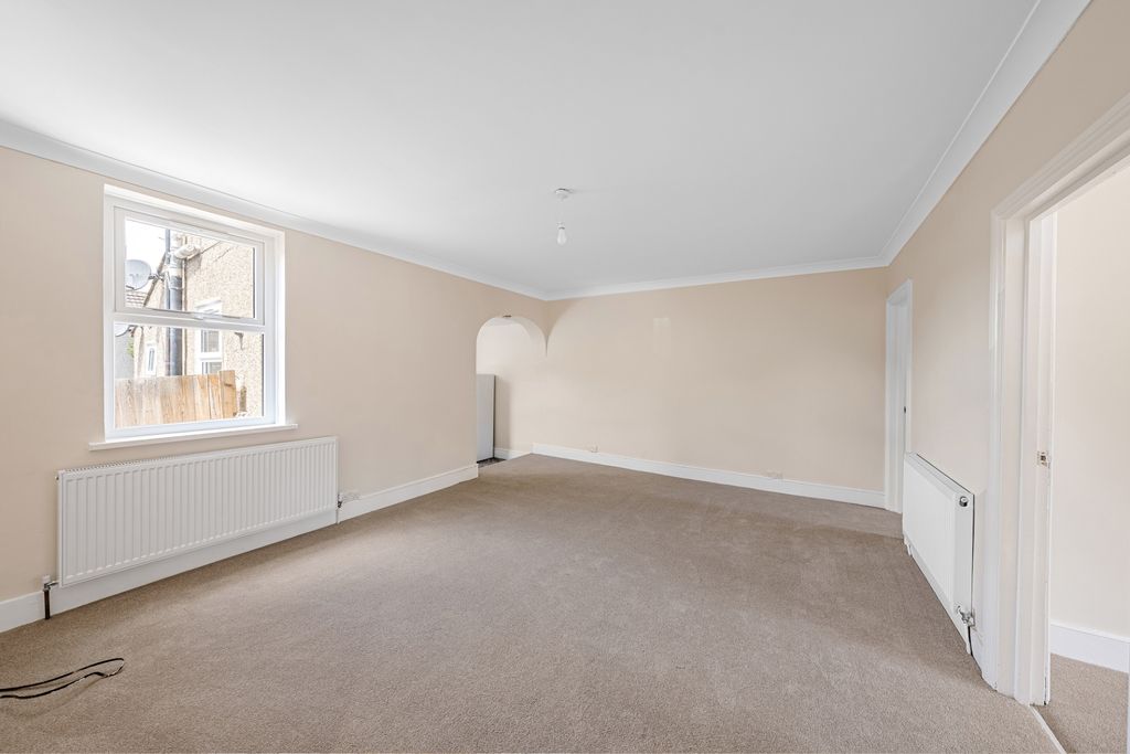 Property photo 2 of 13 Photo 4